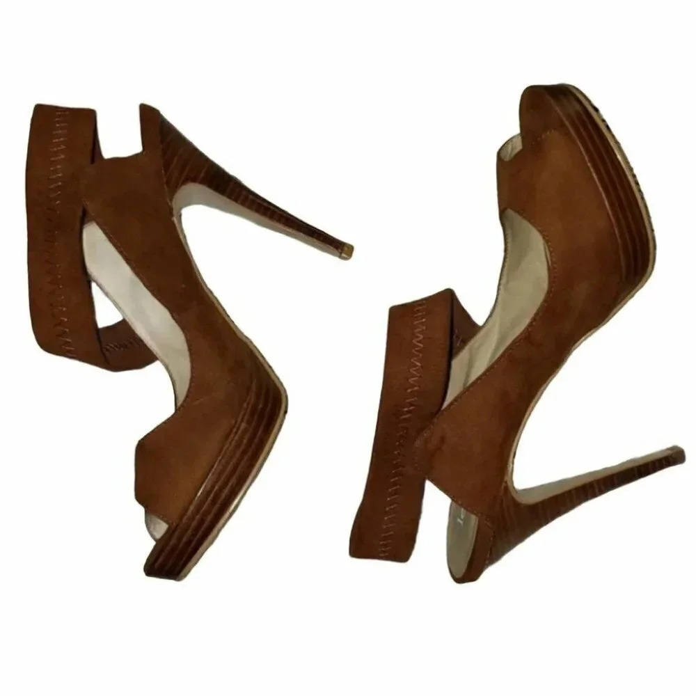 Levity 8.5 tan‎ strappy 5" heels NWT
